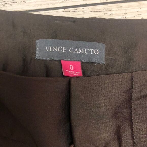 Vince Camuto chocolate brown pleated shorts 0 - Picture 4 of 7